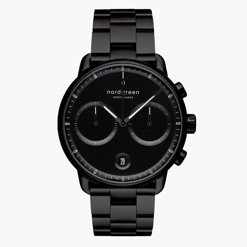 Nordgreen Pioneer 42mm Black / Black Dial / Link