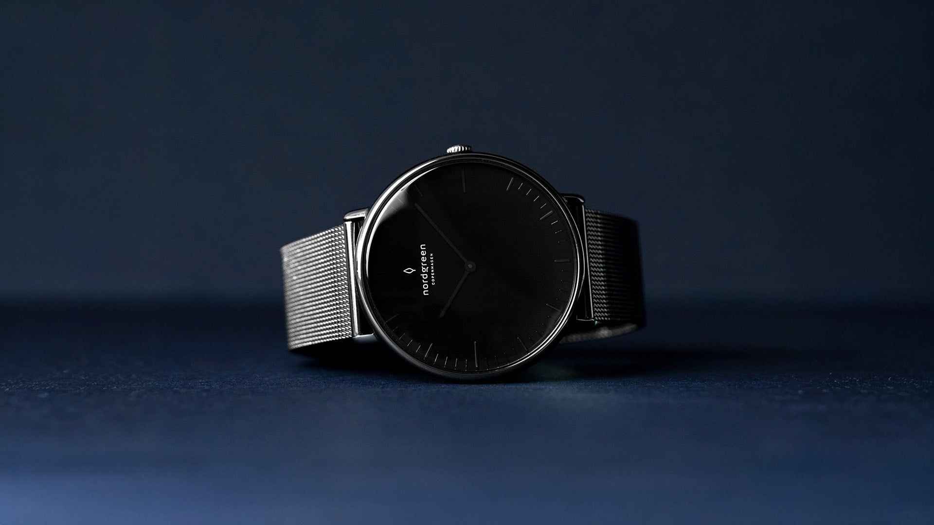 How does a quartz watch work?