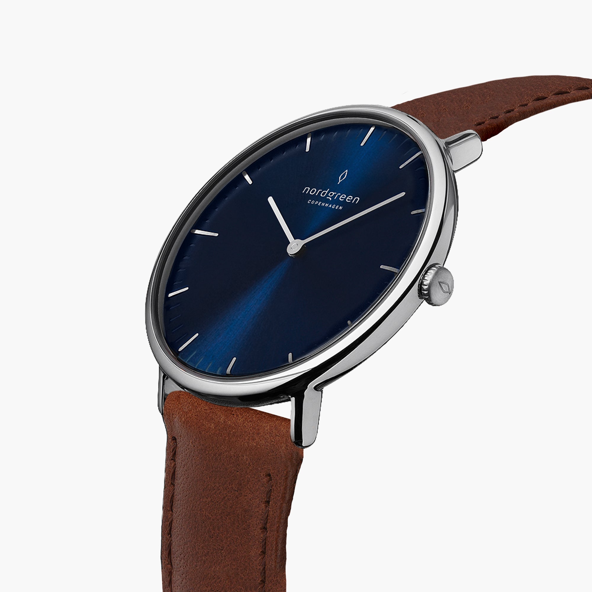 Nordgreen Native | 32mm シルバー × ブルー文字盤 レザーストラップ