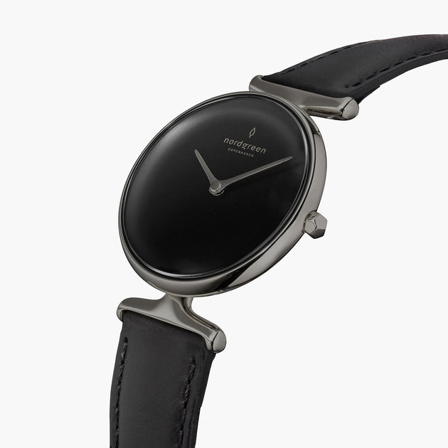 Unika | Black Dial - Black Leather