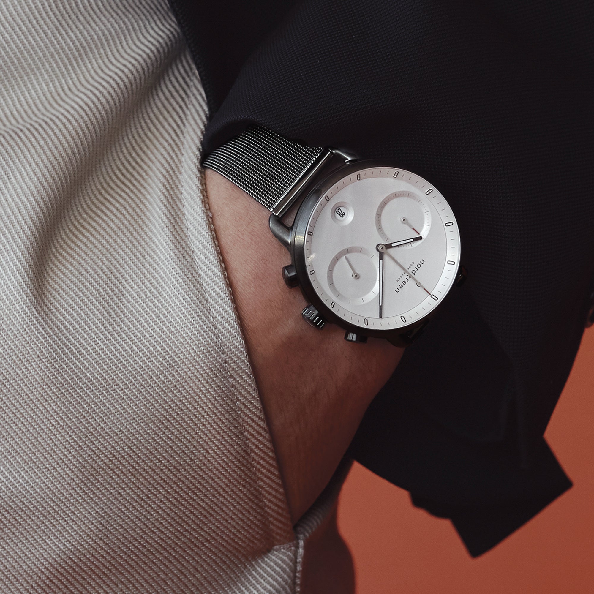 Nordgreen Pioneer Chronograph | 42mm 機能 & 10 ATM