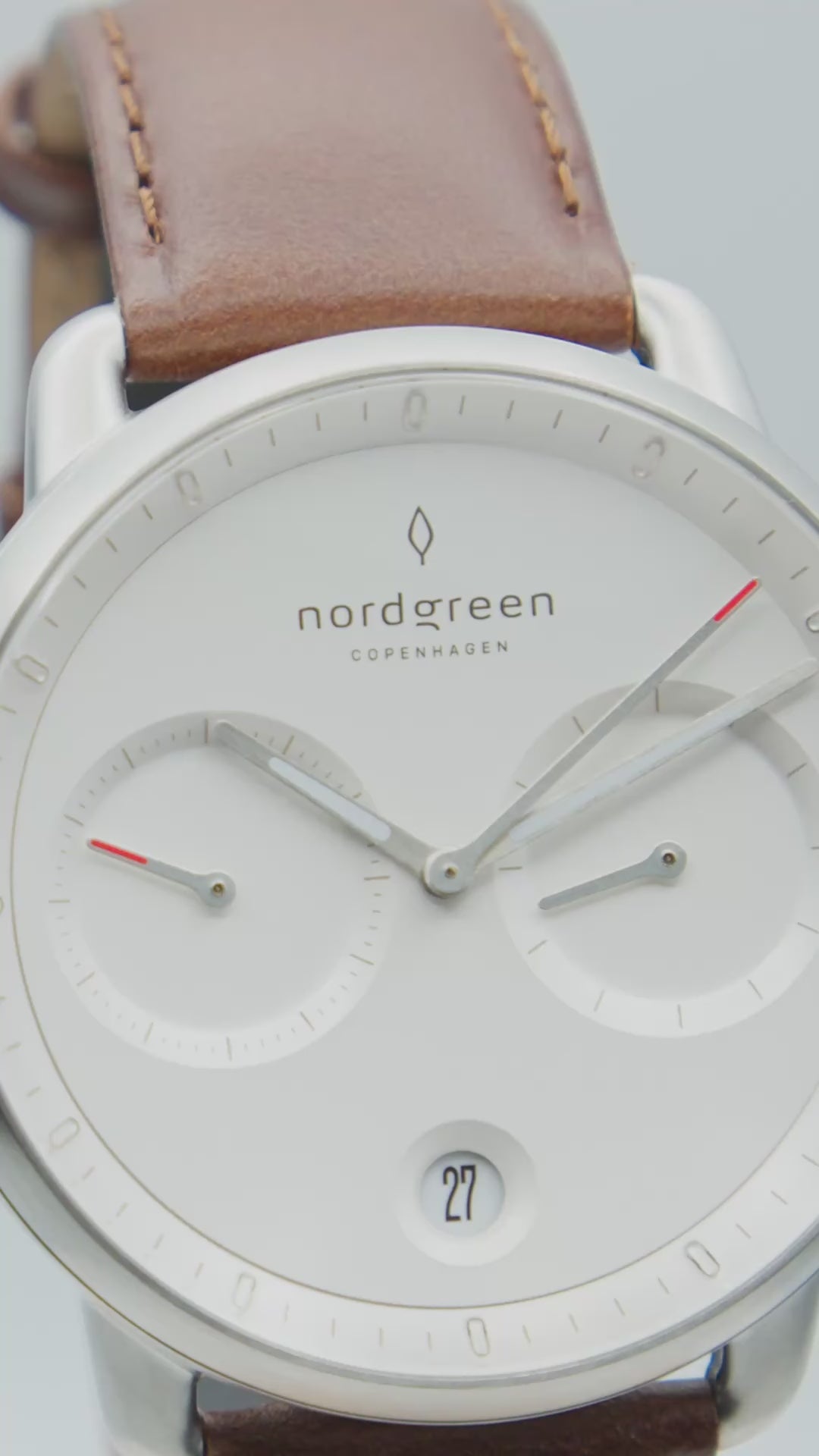 Nordgreen Pioneer Chronograph | 42mm Black Link
