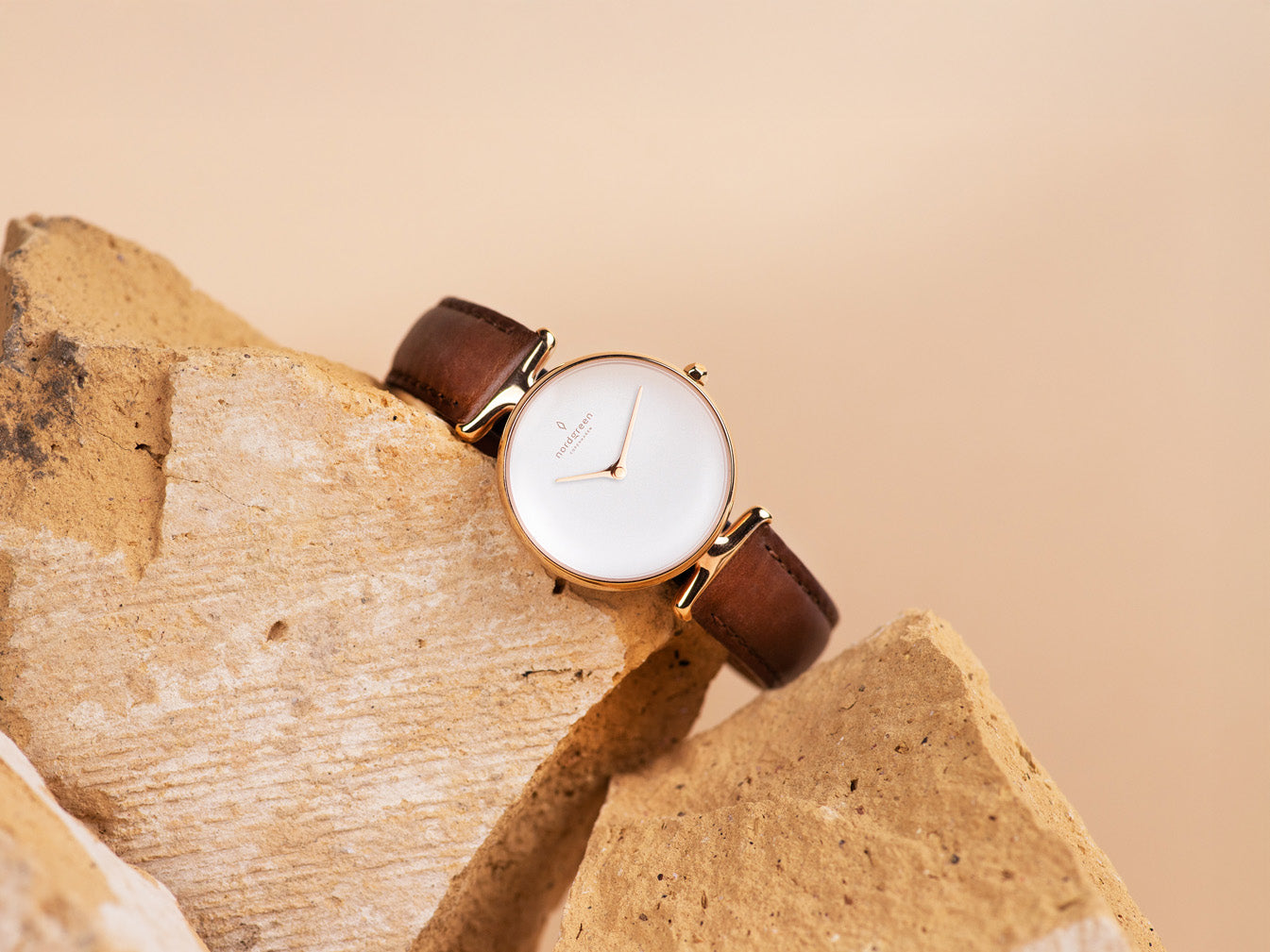 Minimalist Black Dial | Nordgreen Unika 32mm Brown Leather