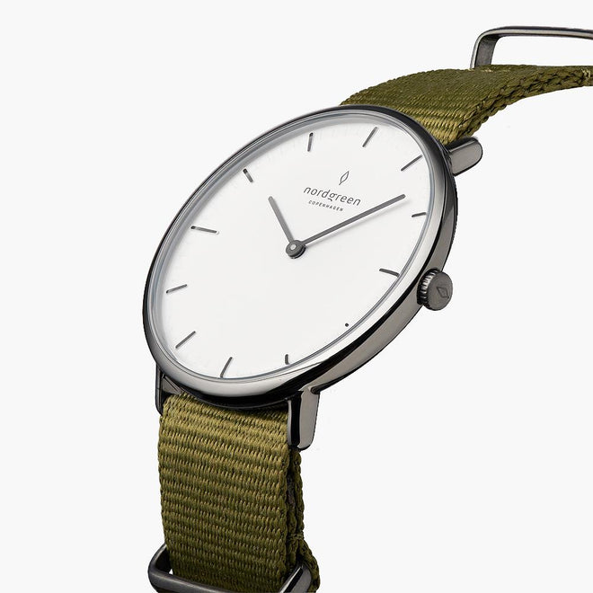 NR36GMNYAGXX NR40GMNYAGXX &Native men's watch with white face in gunmetal with green nylon strap