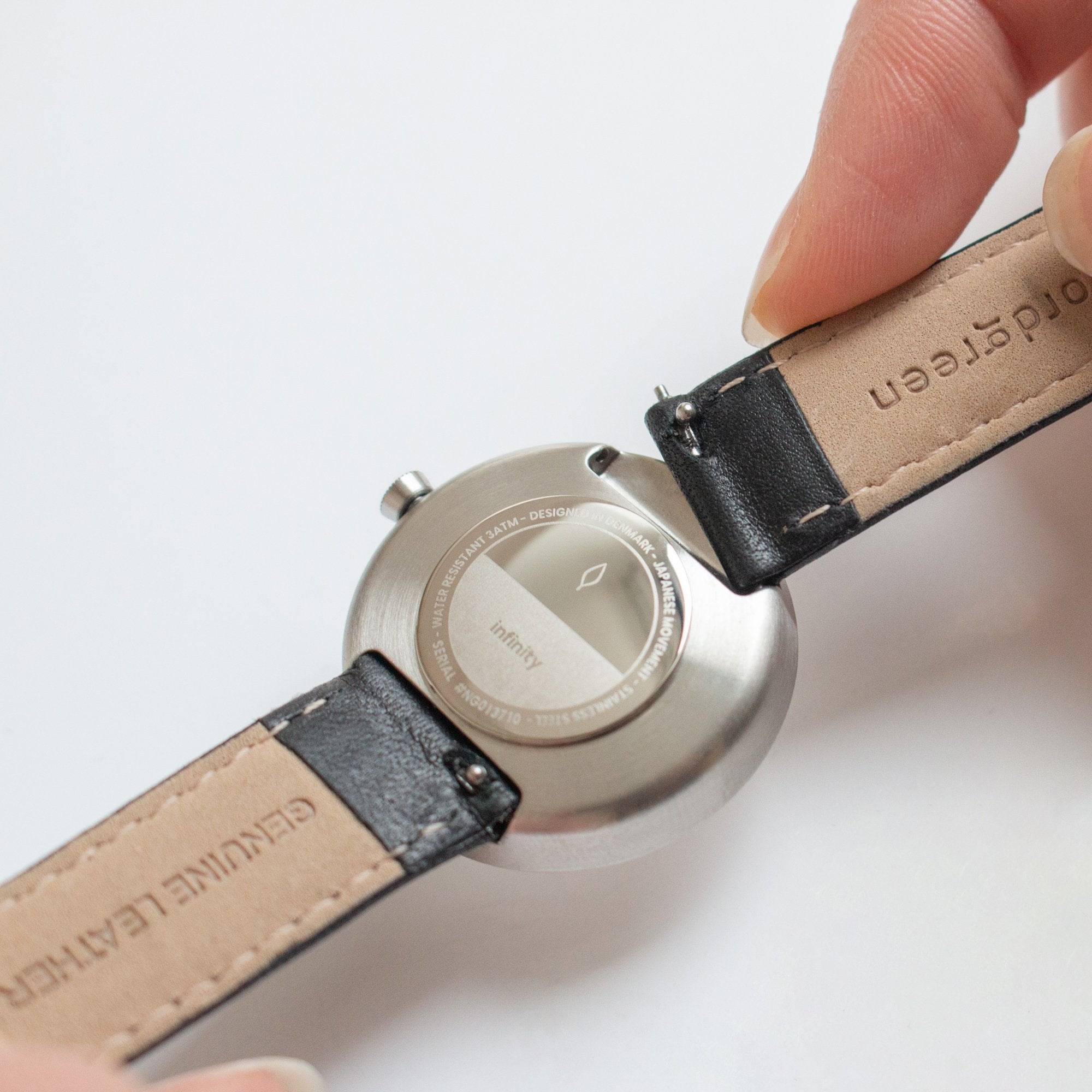 Infinity - BUNDLE White Dial Silver | Brown / Black / Mesh Straps